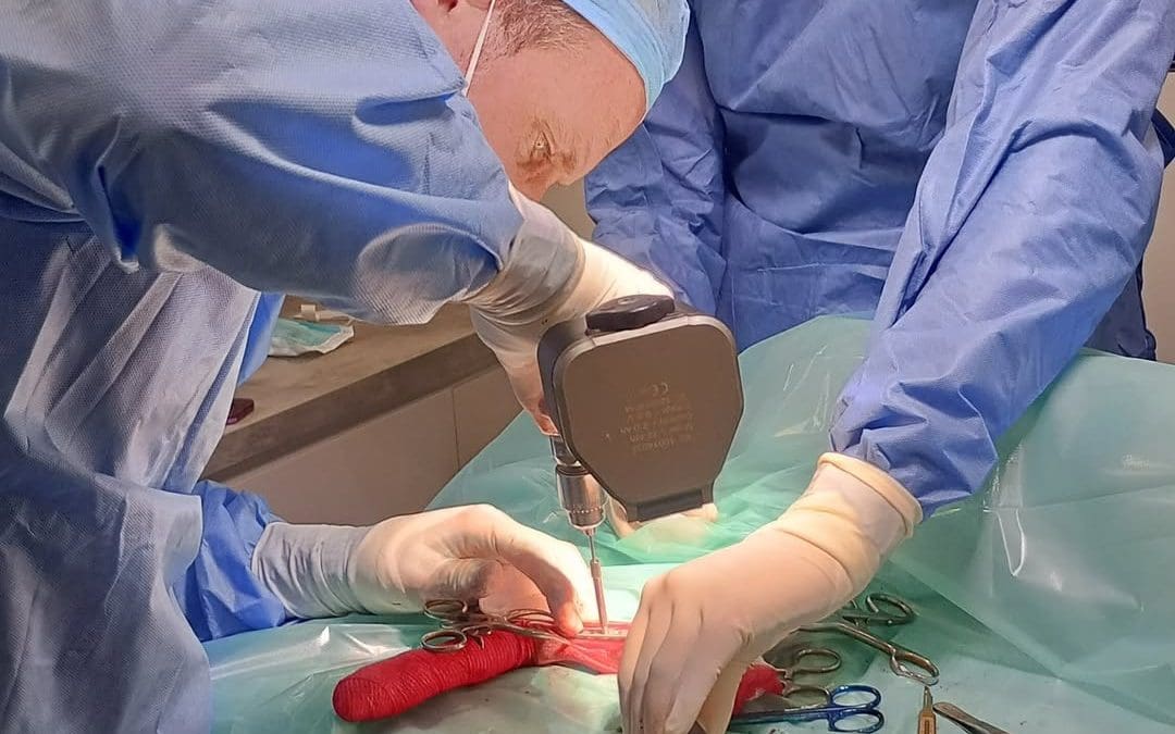 Meet our visiting orthopaedic & soft tissue surgeon